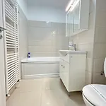Urban Retreat With Balcony At Exigent Plaza - 06 ブカレスト