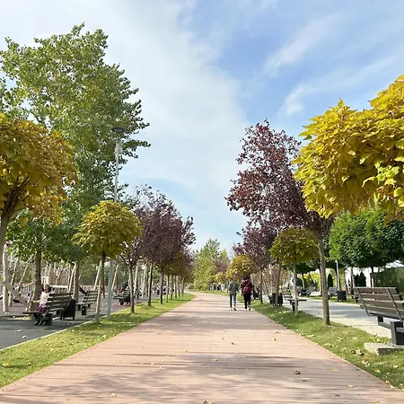 Διαμέρισμα Urban Retreat With Balcony At Exigent Plaza - 06 *