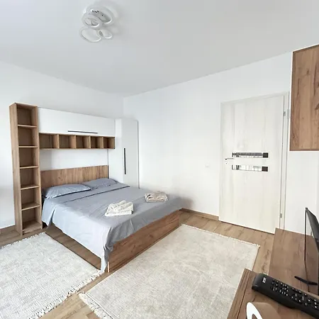 Urban Retreat With Balcony At Exigent Plaza - 06