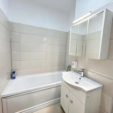 Apartment Urban Retreat With Balcony At Exigent Plaza - 06 Bukarest