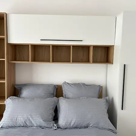 Urban Retreat With Balcony At Exigent Plaza - 06 Апартаменты