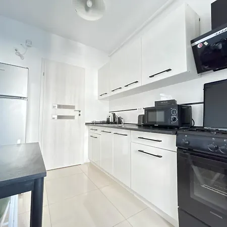 Urban Retreat With Balcony At Exigent Plaza - 06 Appartement *