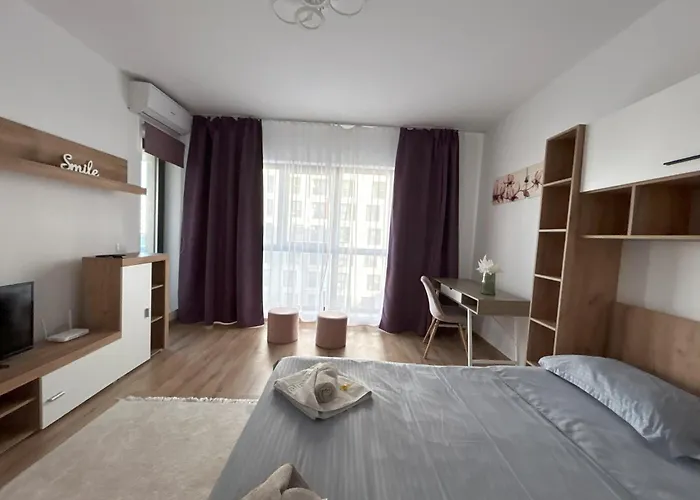 Urban Retreat With Balcony At Exigent Plaza - 06