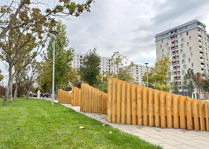 Urban Retreat With Balcony At Exigent Plaza - 06 *