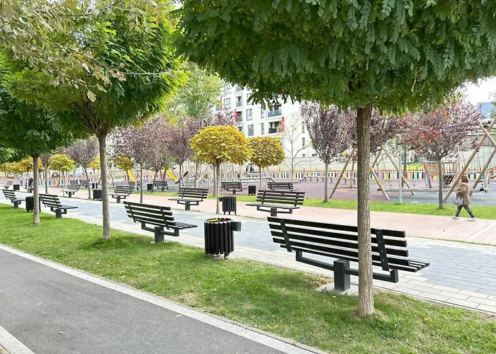 Urban Retreat With Balcony At Exigent Plaza - 06 *